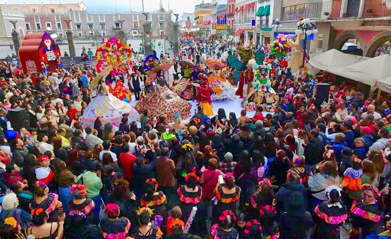 Puebla celebra el Día de Muertos con baile, ejercicio y concurso de disfraces