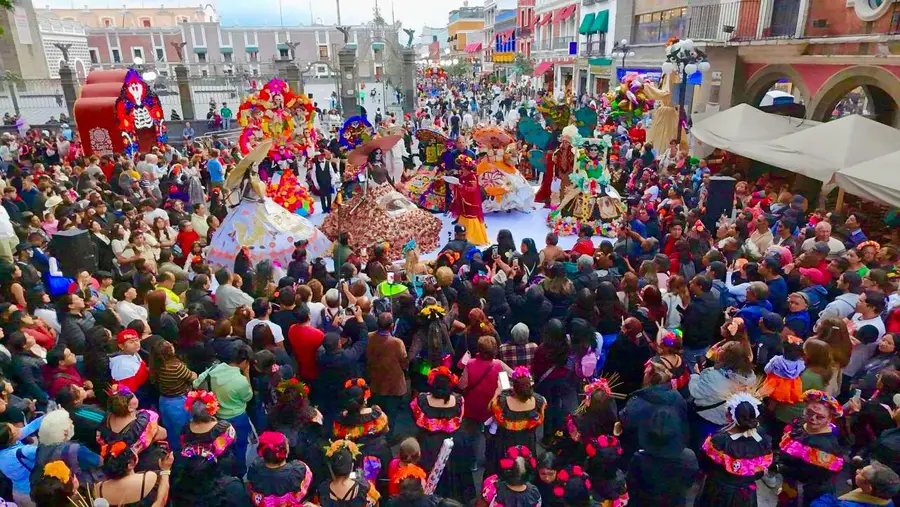 Puebla celebra el Día de Muertos con baile, ejercicio y concurso de disfraces