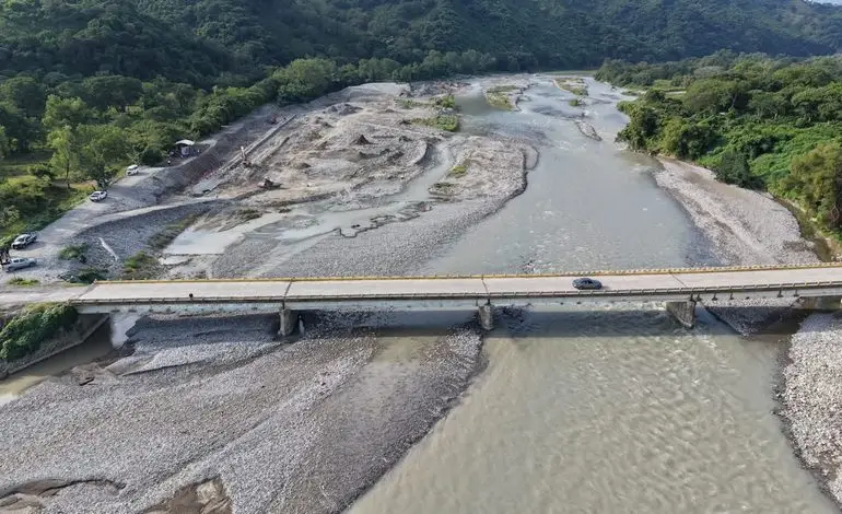 Refuerzan protección del río Pantepec para evitar nuevas inundaciones en cuatro comunidades de Puebla