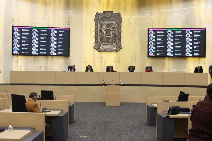 Congreso aprueba exhortos para proteger a menores y reforzar estrategia contra la extorsión