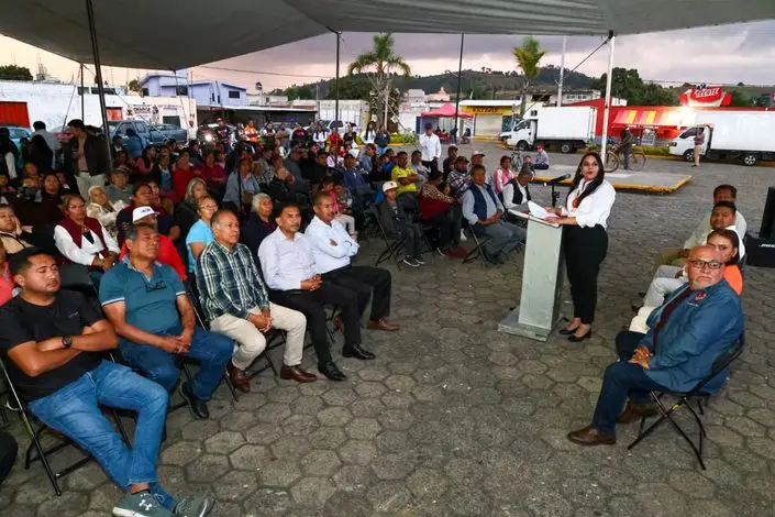 Tonantzin Fernández inicia informes en juntas auxiliares de San Pedro Cholula